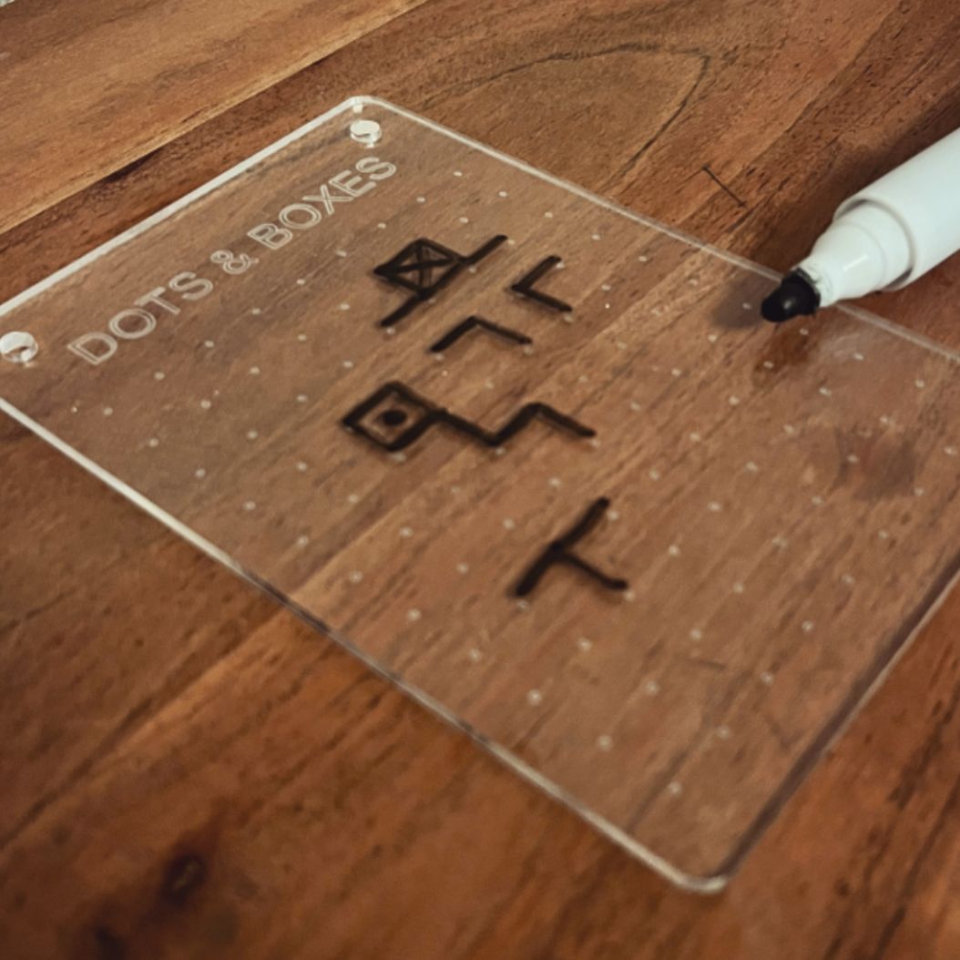 Reusable travel game set (acrylic)