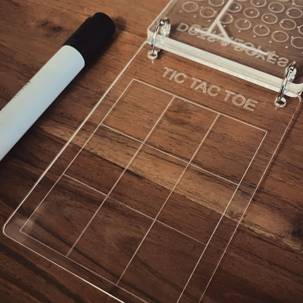 Reusable travel game set (acrylic)