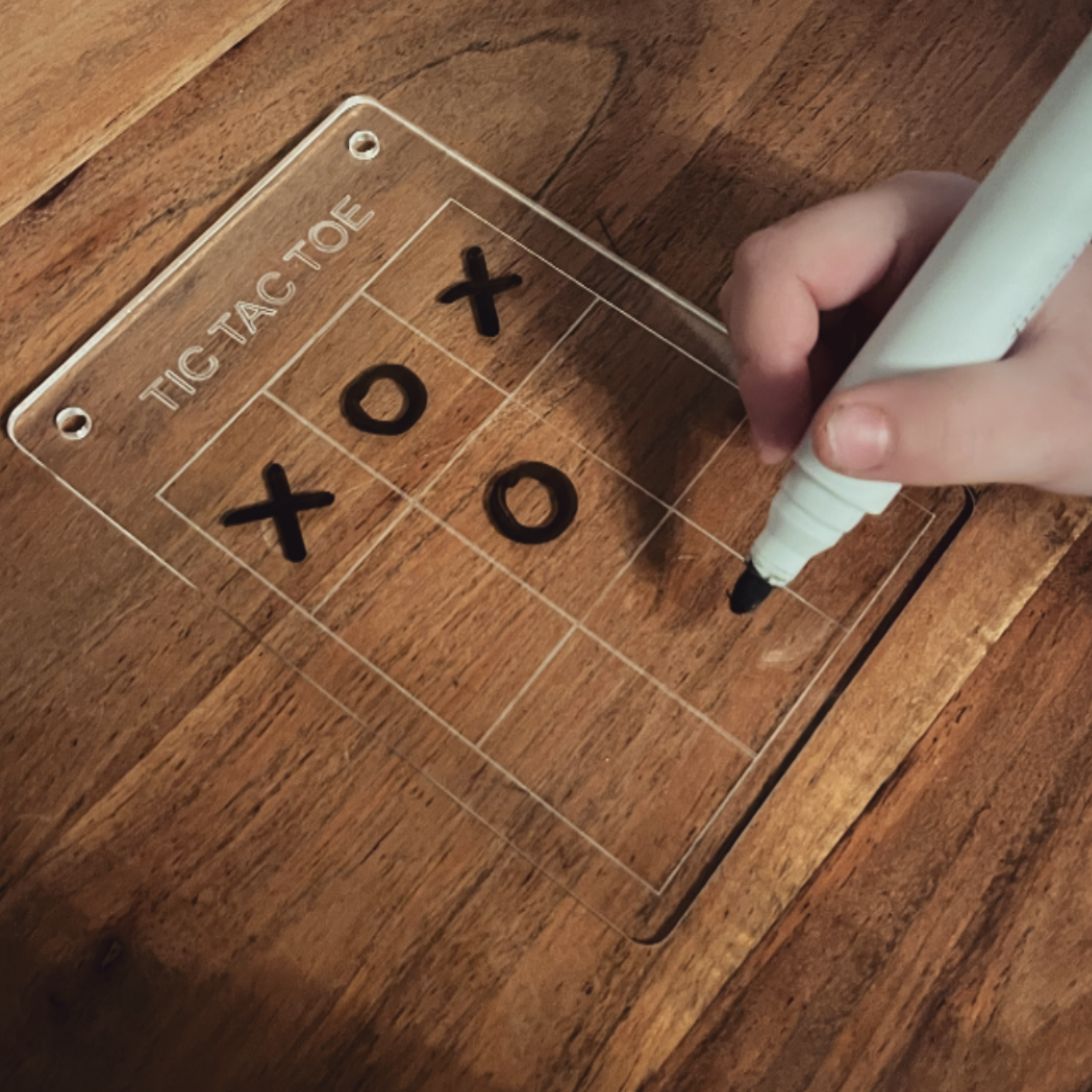 Reusable travel game set (acrylic)