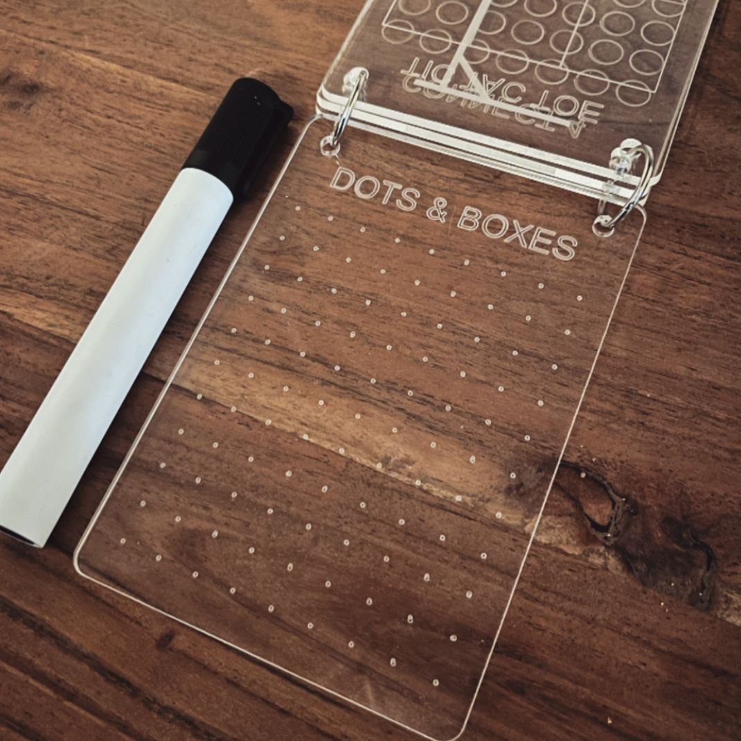 Reusable travel game set (acrylic)