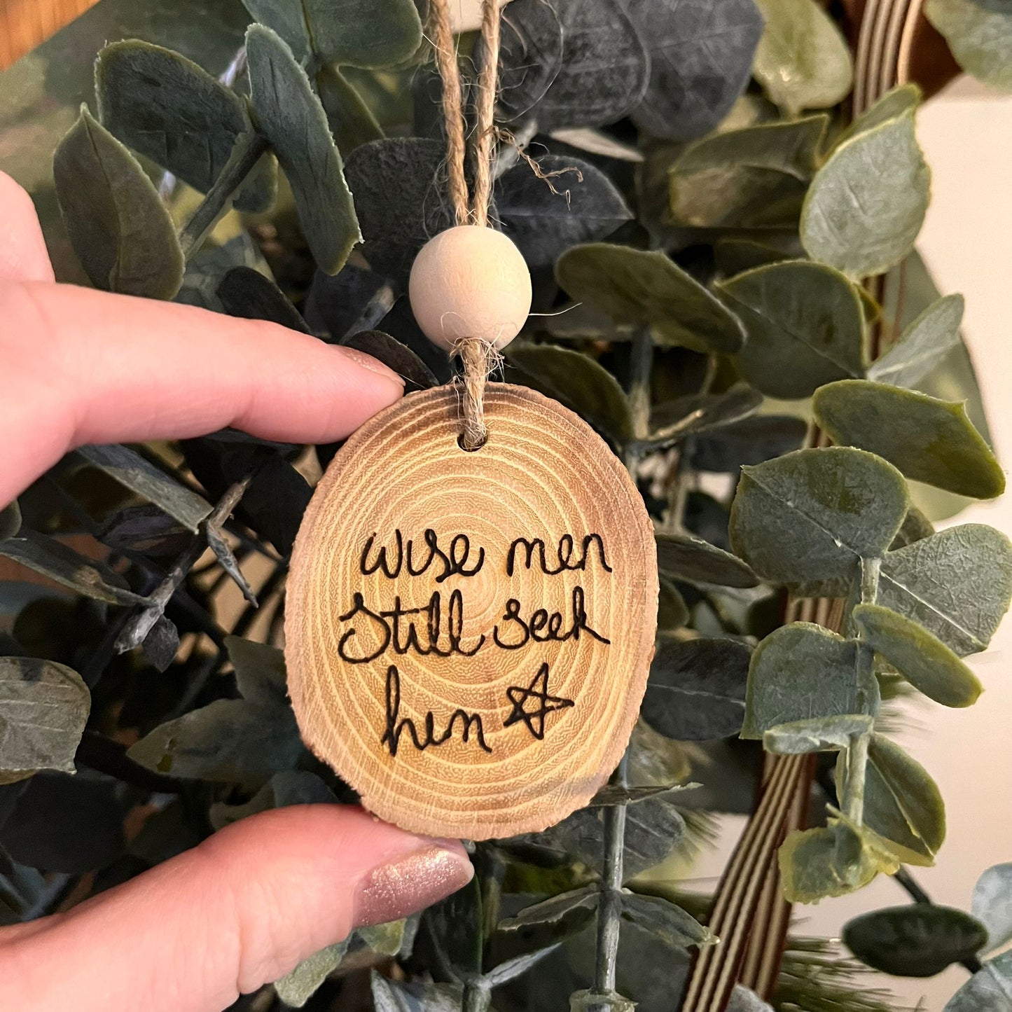 ❆ ‘Wise men still seek Him' log slice Christmas bauble