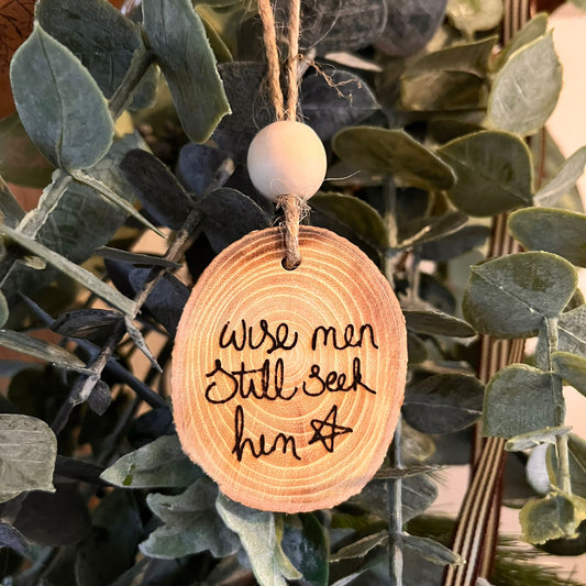 ❆ ‘Wise men still seek Him' log slice Christmas bauble