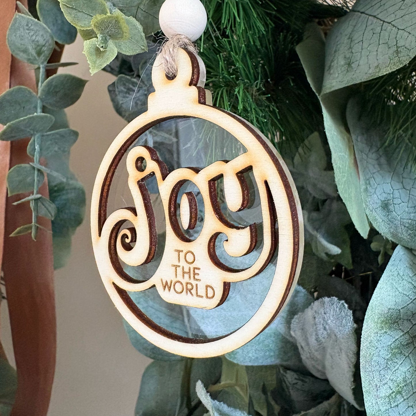 ❆ ‘Joy to the world' - wood/acrylic Christmas bauble
