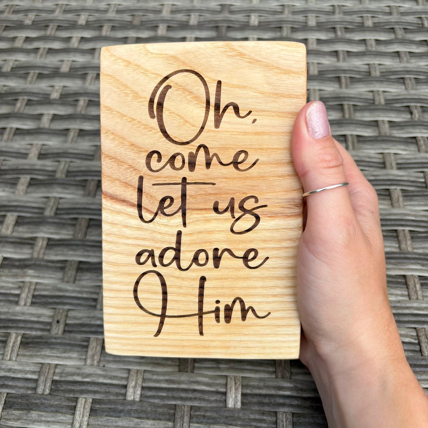 'Oh come let us adore Him' decorative ash plaque