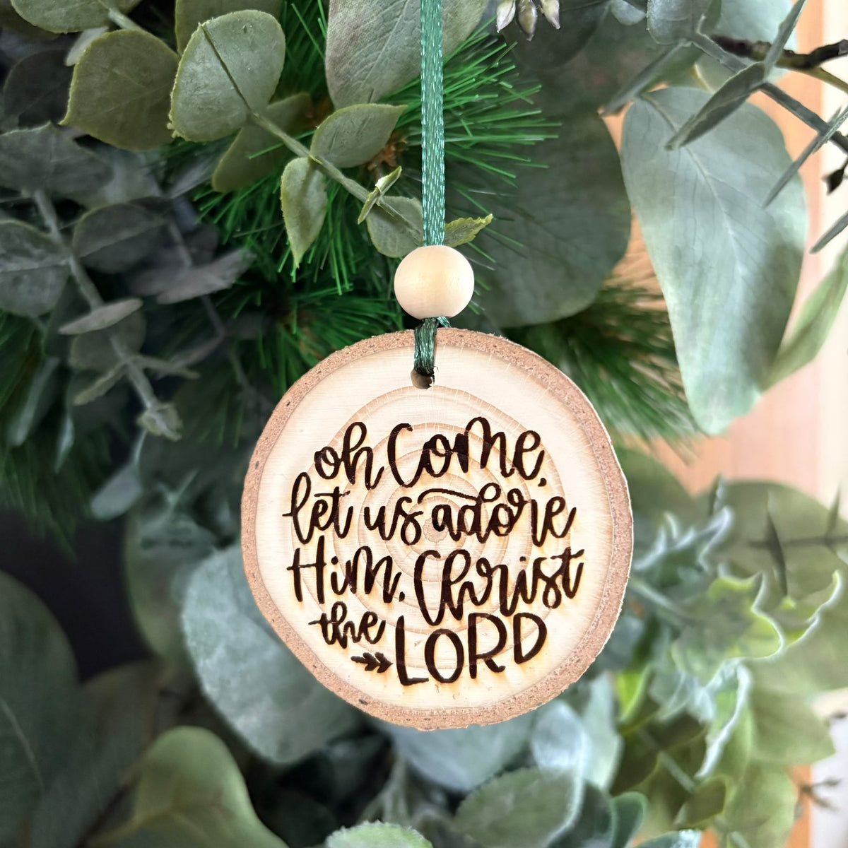 ❆ ‘Oh come let us adore Him' log slice Christmas bauble